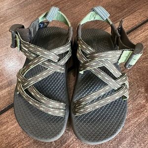 Kids brown/green Chacos